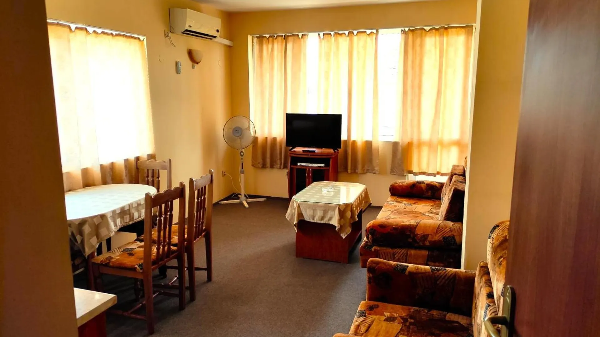 Доли Apartment Pomorie